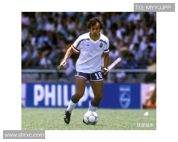 退役光头足球明星的传奇故事与辉煌成就揭秘